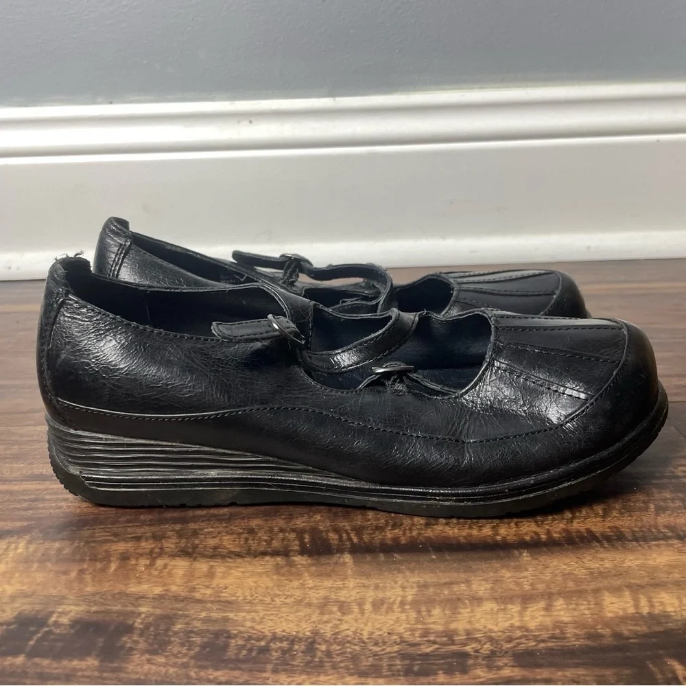 Dansko Size 38 US 7..5 Black Genuine Leather Comfort Shoe